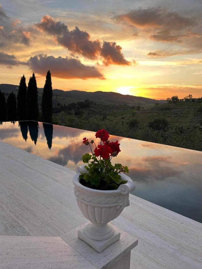 Chambre d’hôte pour 2 personnes, avec Jardin ainsi que Piscine et Vue à Greve In Chianti