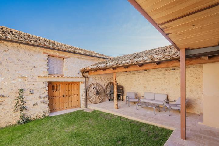 Casa de vacaciones para 12 personas, con jardín, Se admiten mascotas en Provincia de Segovia