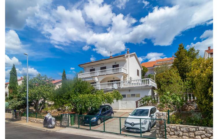 Gîte pour 6 personnes, avec terrasse à Novi Vinodolski