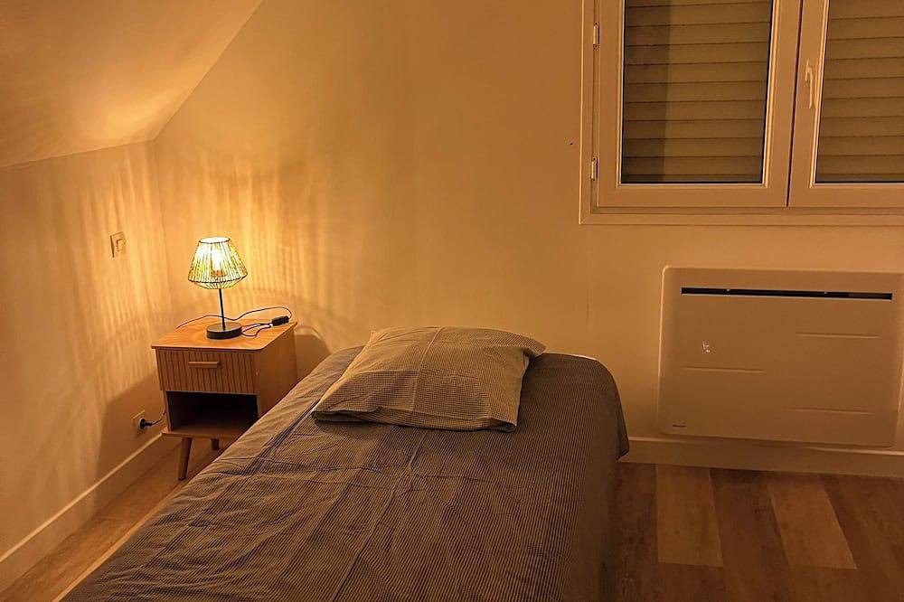 Gîte le nid du bouloir House with garden in the quiet center of lisieux in Lisieux, Region de Lisieux