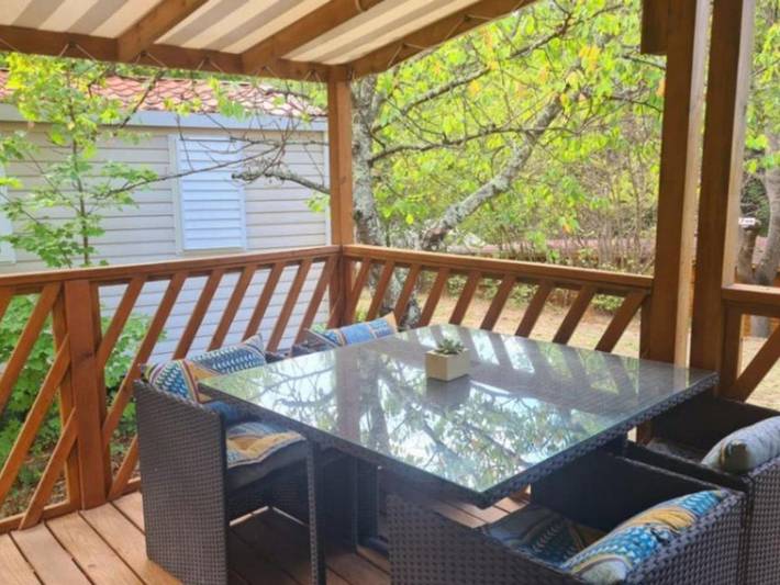 Location de vacances pour 4 personnes, avec terrasse et piscine à Espira-de-Conflent