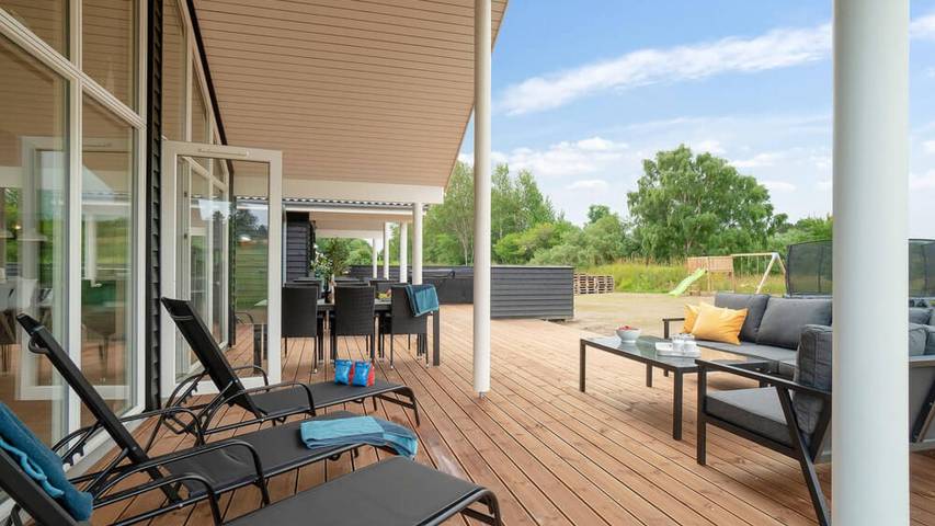 Ferienhaus für 14 Personen, mit Terrasse und Sauna sowie Garten, mit Haustier