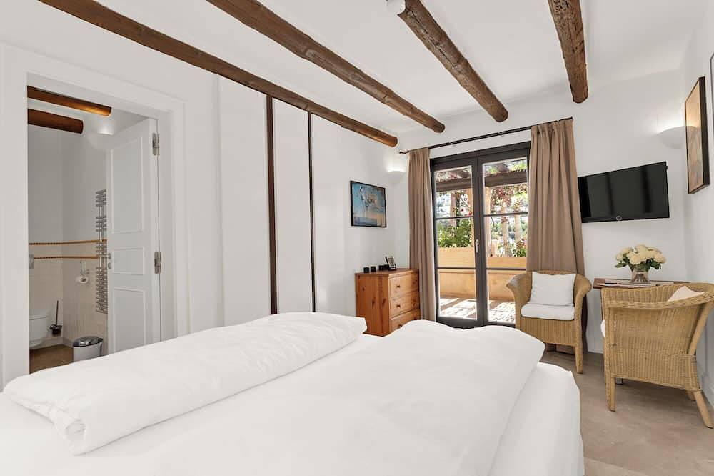 Luxurious villa with amazing sea view and mesmerizing sunsets in Cala Llamp in Cala Llamp, Andratx