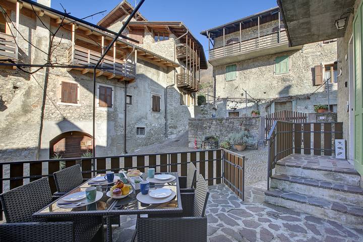 Ferienwohnung für 4 Personen, mit Terrasse, kinderfreundlich in Tenno