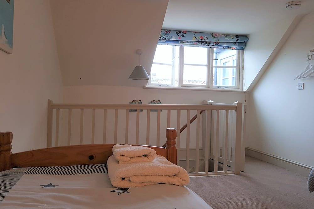 Cosy Grade 2 Listed Cottage on the historic High Street of Wells-Next-The-Sea in Wells-next-the-Sea, Norfolk Coast