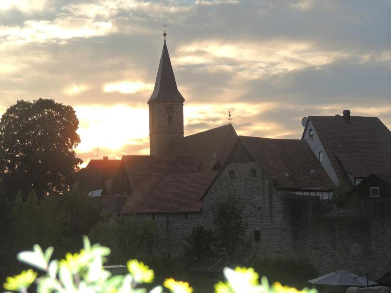 Hotel-Gasthof Neue Post - Budget Einzelzimmer in Leutershausen, Romantische Straße