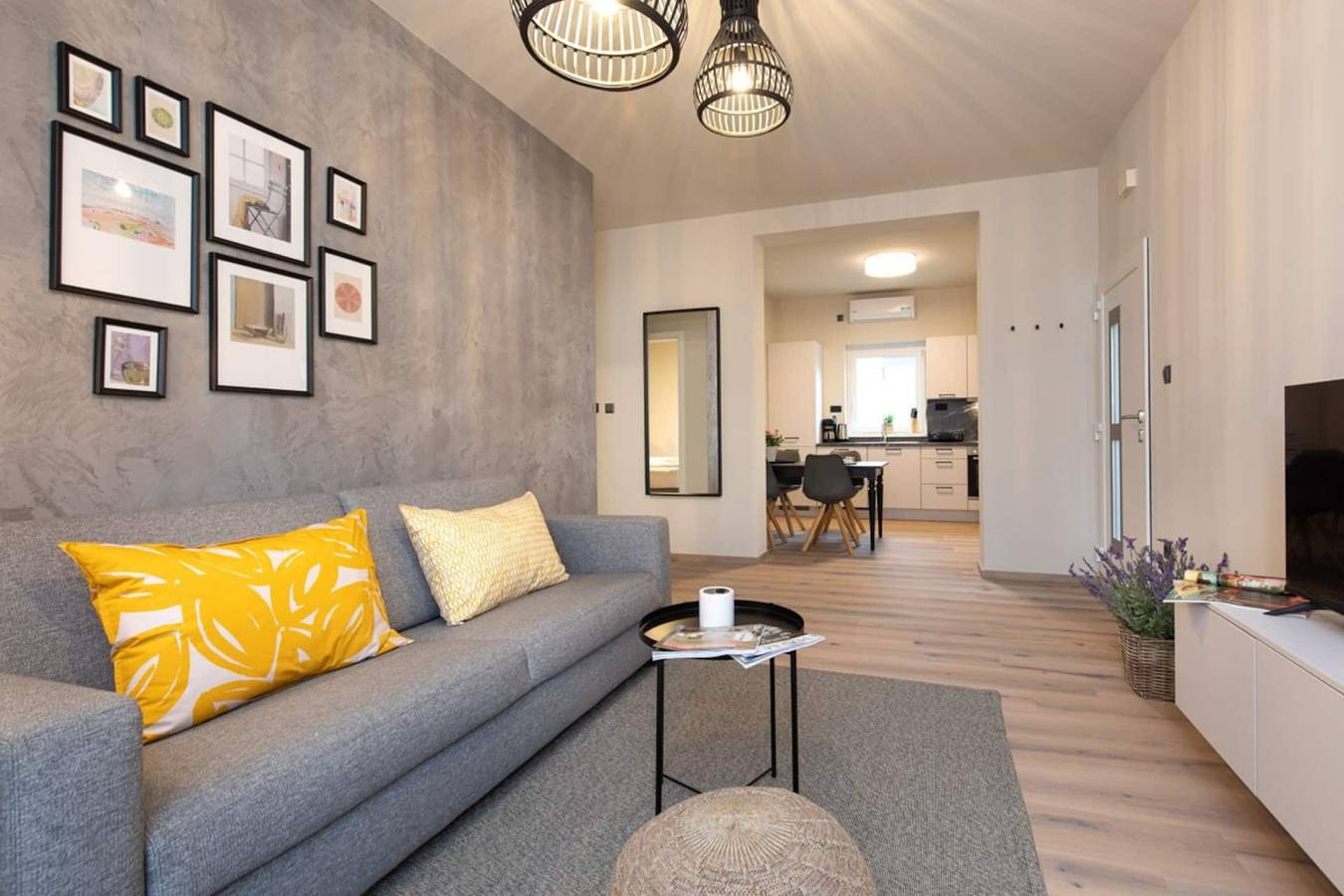Ganze Wohnung, Villa Luisole Apartment °3 bietet eine perfekte Mischung aus Eleganz, Komfort und Praktikabilität und garantiert einen unvergesslichen Aufenthalt in dieser bezaubernden Destination. in Krk Stadt, Krk