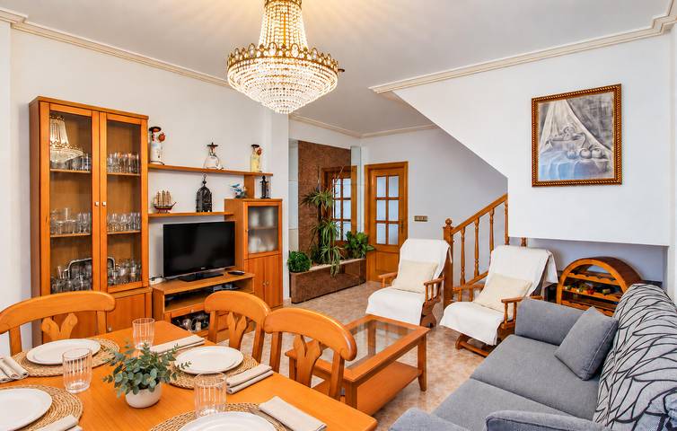 Appartement de 140 m² avec piscine et terrasse, à proximité de la plage in Colinas de la Zenia, Orihuela