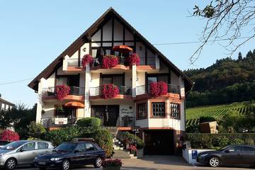 Gîte pour 2 personnes, avec balcon et jardin à Ernst