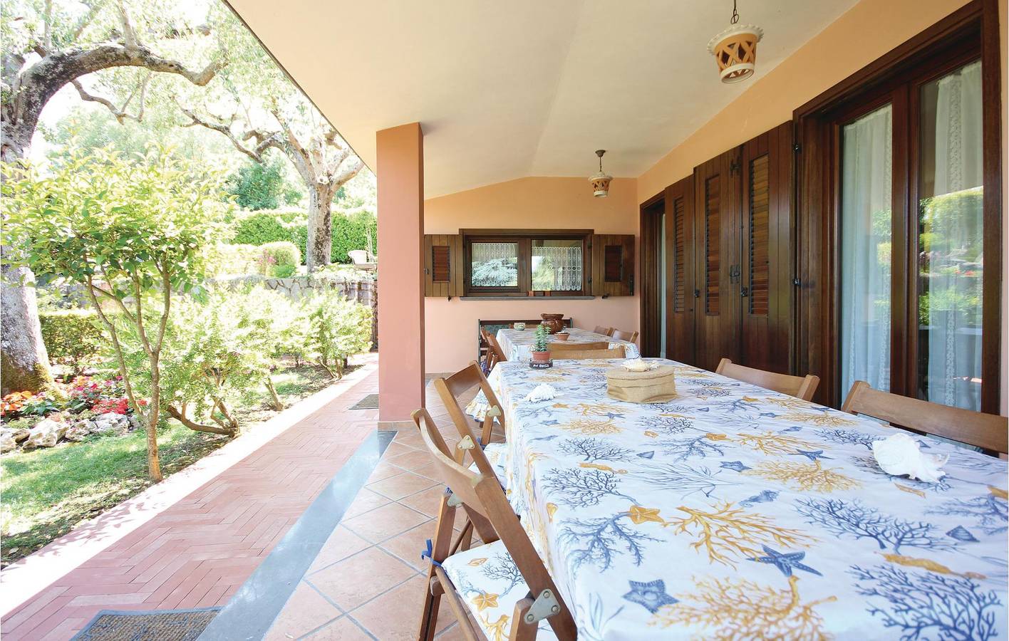 Uitzicht op zee: 140m² met parkeerplaats, vuurplaats, zwembad & meer in Roccagloriosa, Cilento