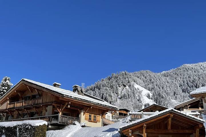 Gîte pour 10 personnes, avec sauna ainsi que terrasse et jardin dans Office De Tourisme Des Contamines Montjoie