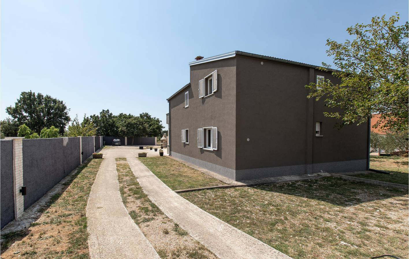 Geräumige 32 m² große Wohnung mit Pool, WLAN und Parkplatz in Grad Benkovac, Zadar