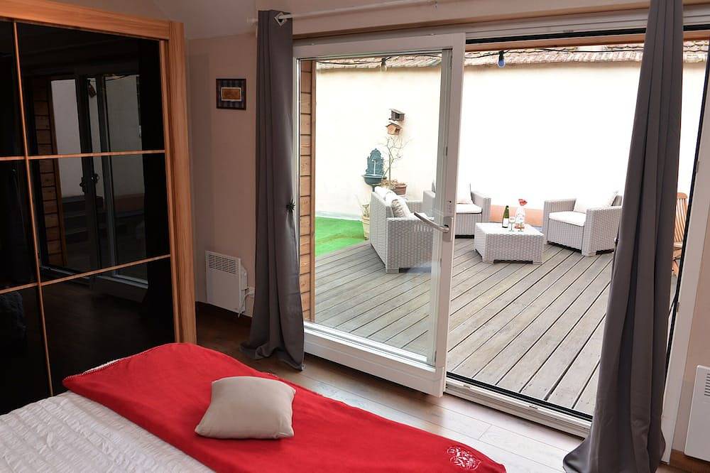 Entire apartment, Gite Edelweiss with terrace and parking in the heart of Eguisheim, 10km from Colmar in Eguisheim, Parc naturel régional des Ballons des Vosges