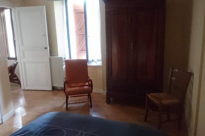 Agreable appartement en  rez de jardin  animaux bienvenus tarif   curistes in Luchon-Superbagnères, Bagnères-de-Luchon