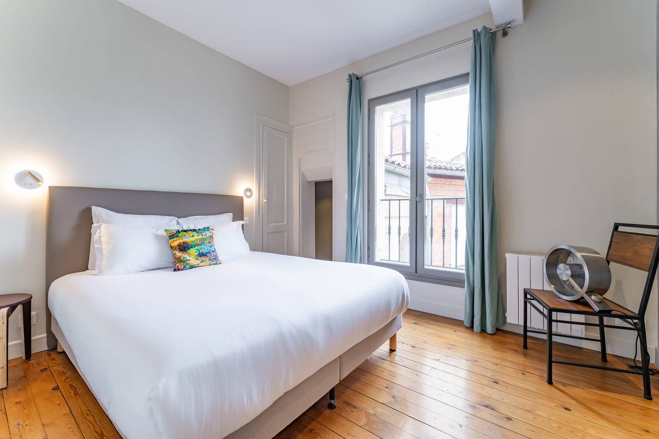 Ganze Wohnung, Charming, bright T3 apartment closed to Quinconces place 4 people in Bordeaux, Bordeaux und Umgebung