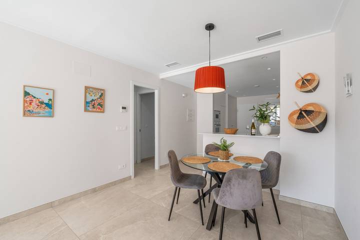 Ganze Wohnung, Apartment '2' mit Gemeinschaftspool, privater Terrasse und WLAN in El Mojón (Alicante), Pilar de la Horadada
