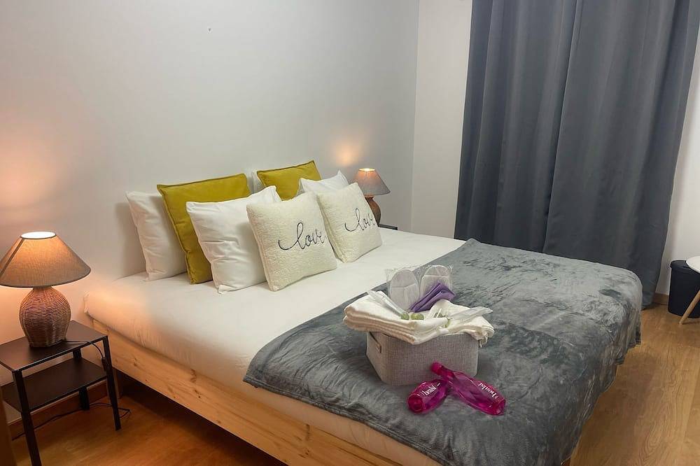 Apartamento entero, Room for 2 people with Wc Living Room and Kitchen in Montijo, Halbinsel von Setúbal