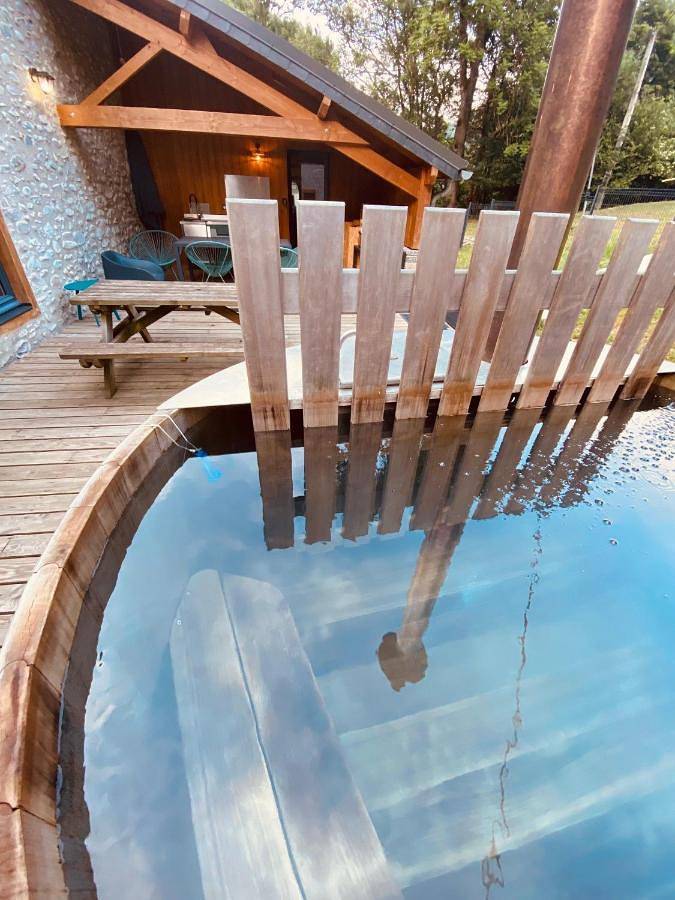 Location de vacances pour 12 personnes, avec jardin ainsi que jacuzzi et sauna dans Camous