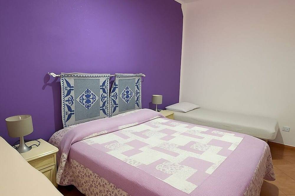 Apartamento entero, Budoni, apartamento 7, a pocos pasos de la playa in Budoni, Olbia-Tempio