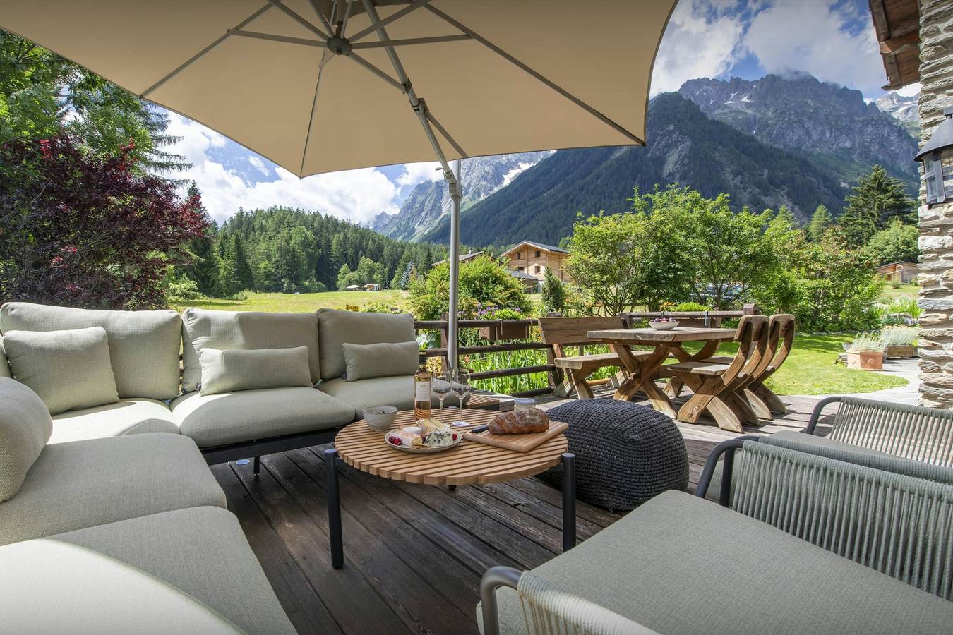 Swiss chalet 14p wellness spa and amazing garden - Ovo Network in Orsières, Walliser Alpen