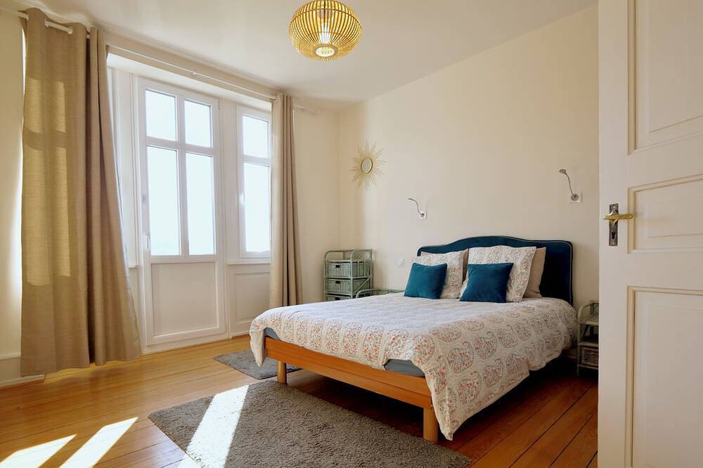 Appartement entier, Gîte dans Maison de Maître, grande terrasse avec vue, 3 chambres, 6 personnes in Munster, Parc naturel régional des Ballons des Vosges