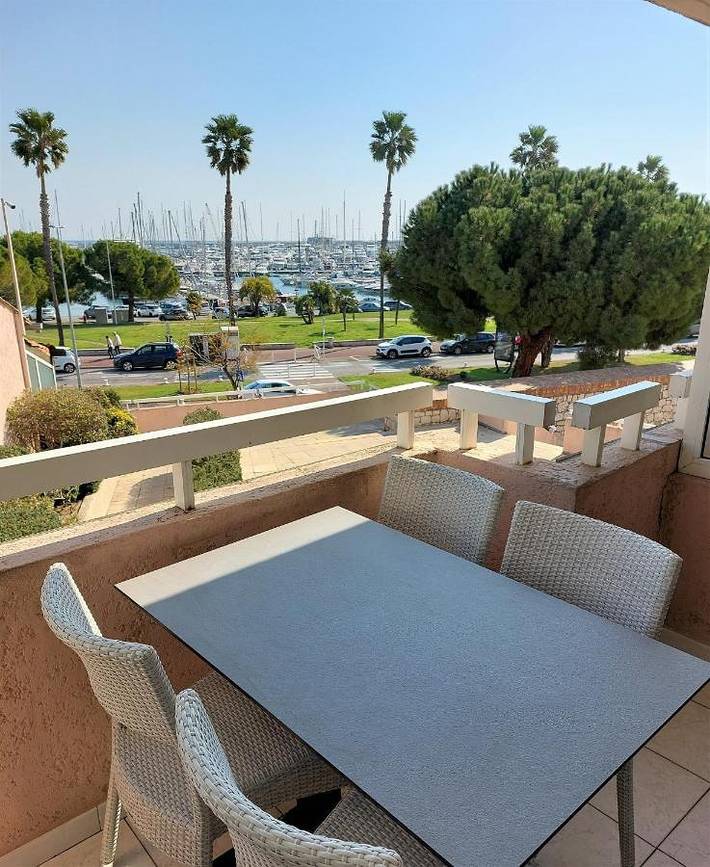 Gîte pour 4 personnes, avec vue et terrasse dans Gare D Antibes - 4