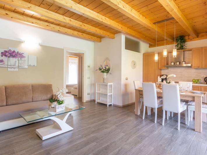 Ferienhaus für 6 Personen, mit Terrasse und Garten in Colico - 4