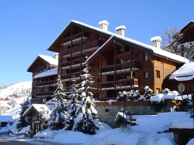Apartamento entero, Apartamento 2 estancias 4 personas ubicadas en el centro de Méribel con piscina al aire libre y cerca de tiendas in Méribel, Les Allues