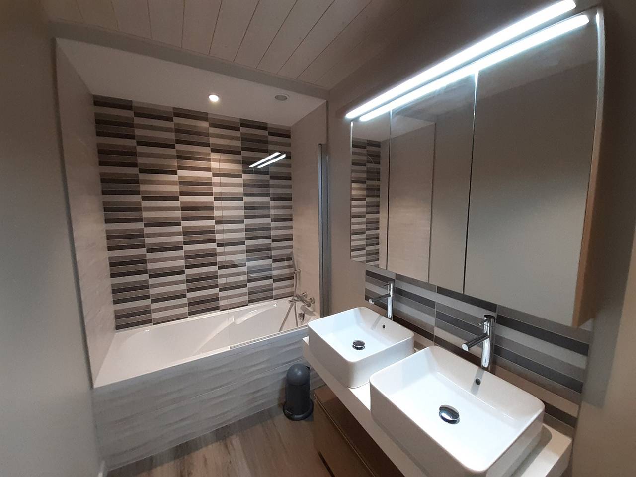Appartement entier, Appartement rénové 3 chambres skis aux pieds à Courchevel avec Wifi in Courchevel 1650 (Moriond), Saint-Bon-Tarentaise