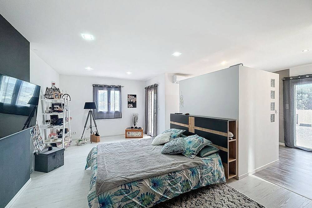 Villa 8/10 Persons in Alata, Ajaccio region