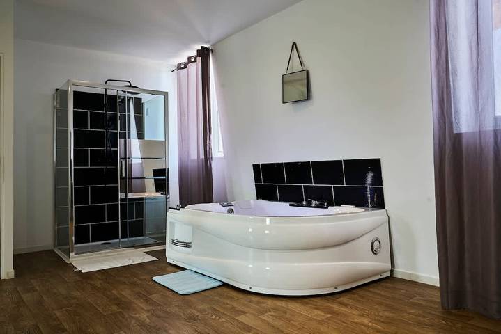 Gîte pour 2 personnes, avec jacuzzi et sauna à Tourcoing - 3