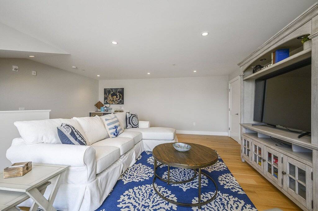 Ganze Wohnung, Luxus-Eigentumswohnungen im Herzen von Harwich Port! 5 Personen, tierfreundlich, Klimaanlage, modernes Küstendekor! in Harwich Port, Harwich