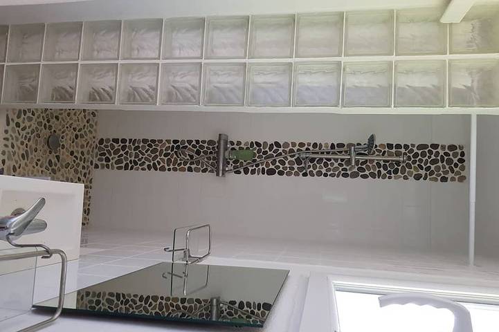 Location de vacances pour 11 personnes, avec terrasse ainsi que jacuzzi et jardin, animaux acceptés à Quinson - 4