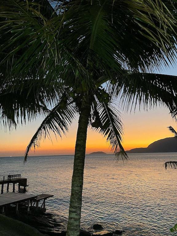 Oceanfront Movie House, Schlafmöglichkeiten für 14 in Cambaquara, Ilhabela