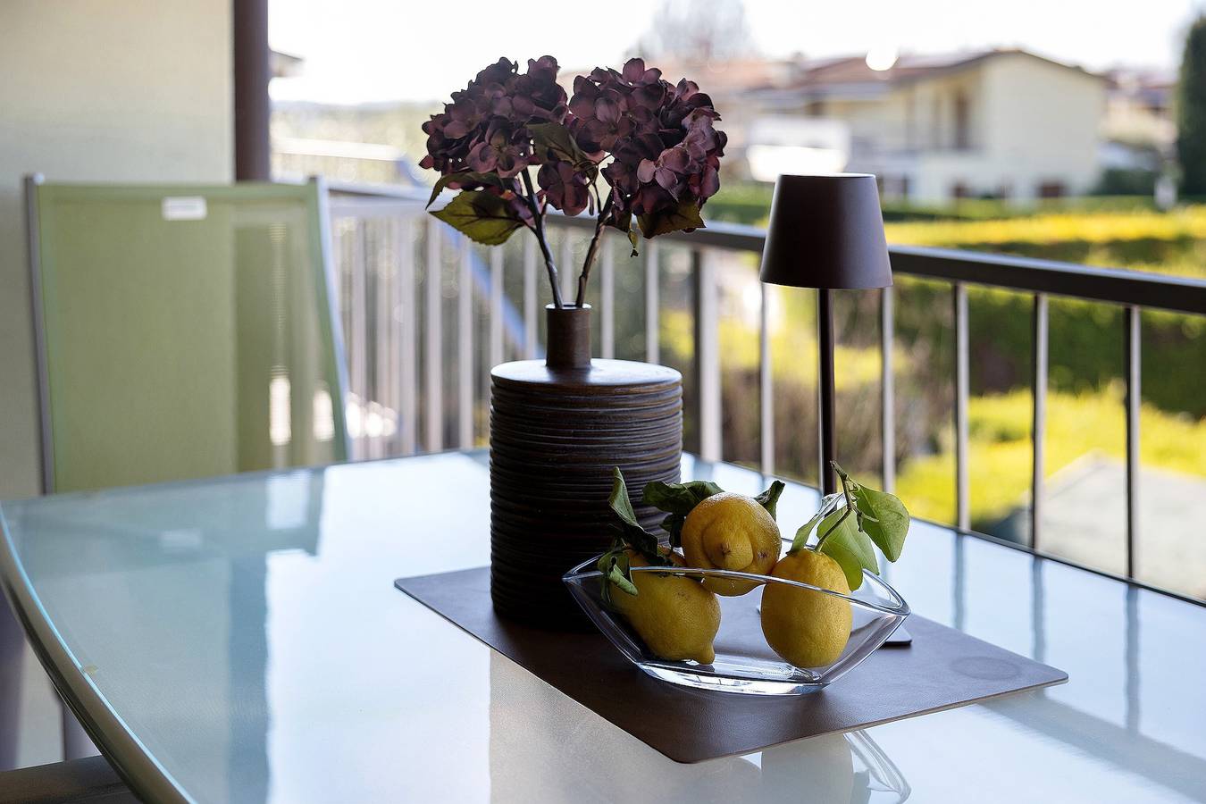 Apartamento entero, Apartamento 'Apart Dina' con terraza privada, Wi-Fi y aire acondicionado in Colà, Lazise