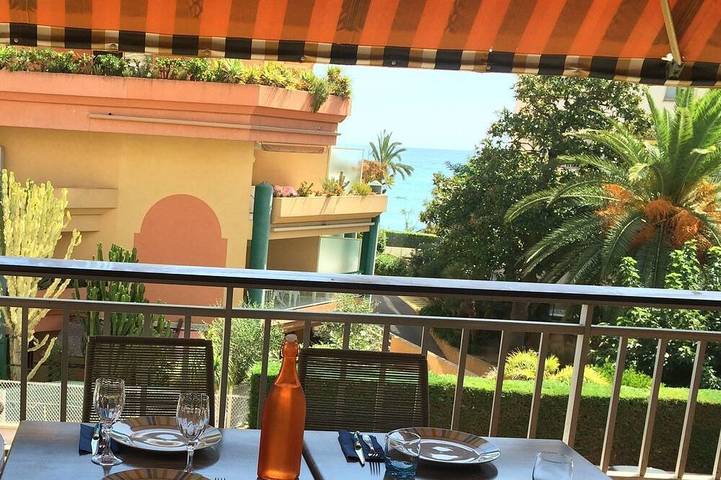 Location de vacances pour 6 personnes, avec balcon à Roquebrune-Cap-Martin