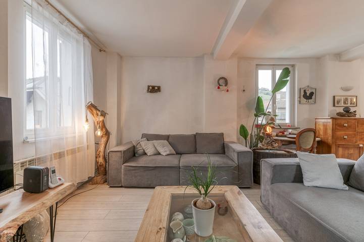 Vakantiehuis "Jacuzzi-Sauna Station 7 Laux" met Privé Terras, Gedeelde Tuin & Wifi in Theys, Isère