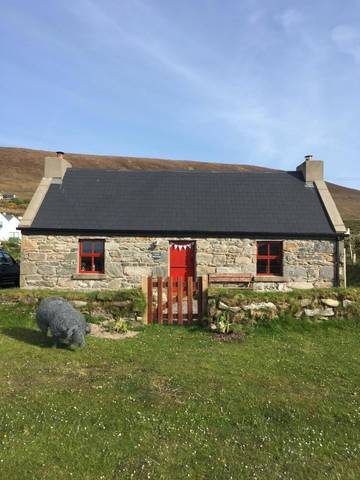 Gîte pour 6 personnes, avec jardin et vue dans Ile D Achill