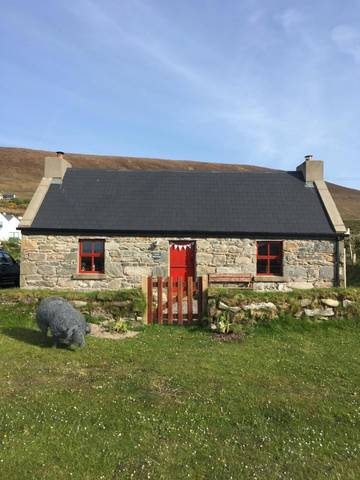 Holiday rental for 6 people, with garden and view in Achill Island