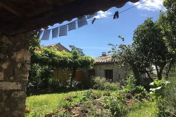Chalet pour 3 personnes, avec jardin dans le Gard