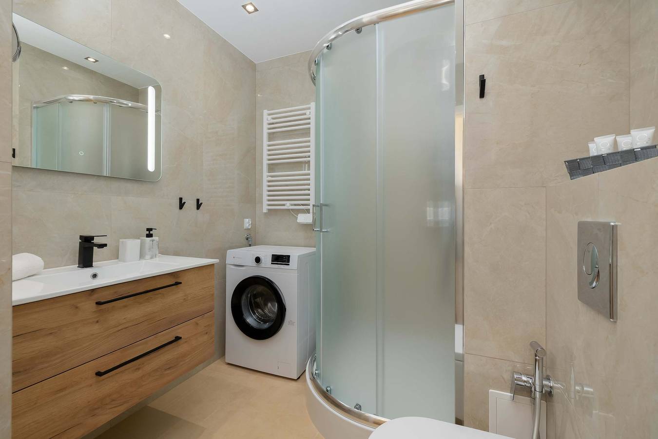 Cały apartament wypoczynkowy, Apartament wakacyjny dla 4 osób z ogród in Mielno, Jezioro Jamno