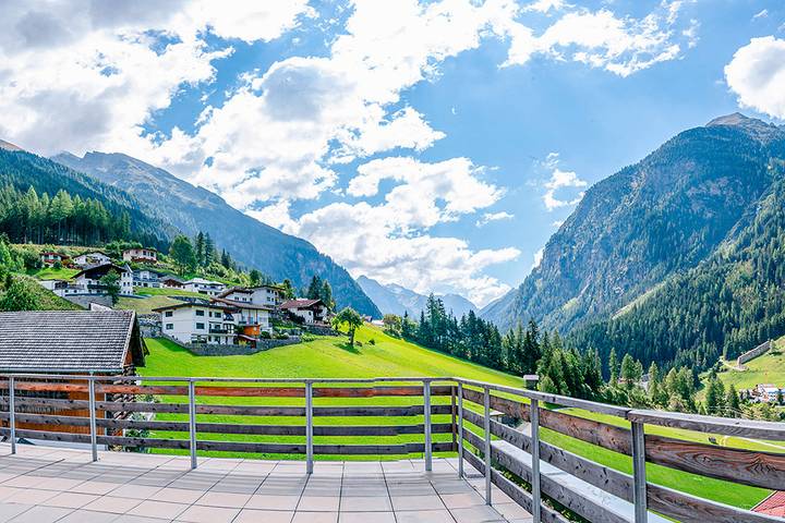 Ferienhaus für 34 Personen, mit Ausblick und Terrasse im Pitztal - 4