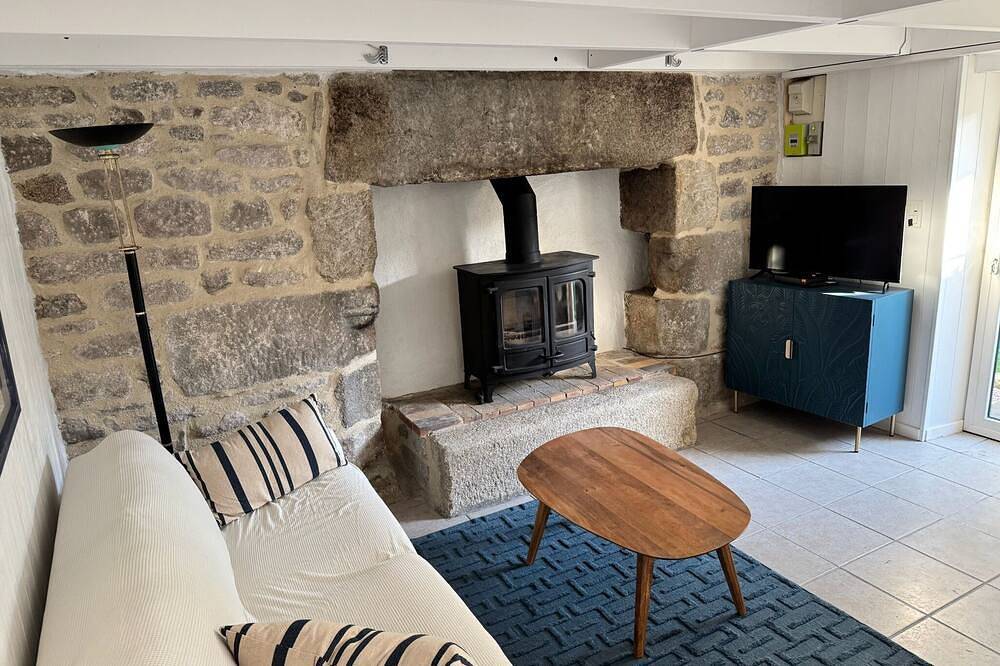 Cozy Penty (small Breton house) in Loctudy, Côte de Cornouaille