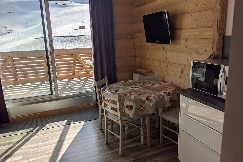 Appartement entier, Piau Engaly studio 5 places terrasse sud, face pistes in Piau-Engaly, Aragnouet
