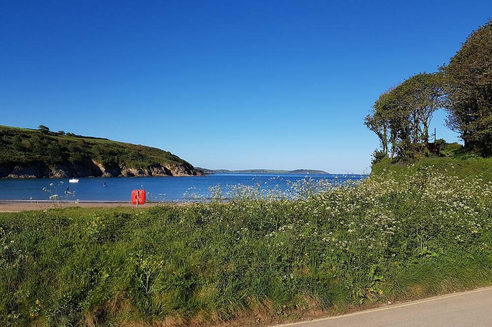 Love Shack by the Beach in Maenporth, Cornwall