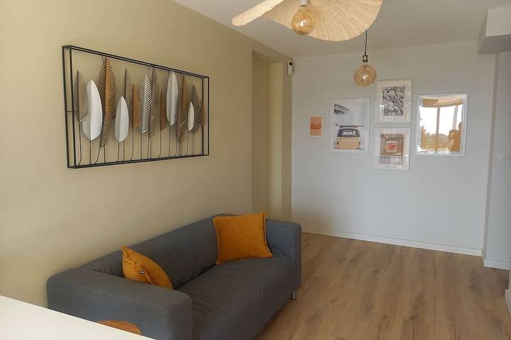 Entire apartment, Appartement Neuf Climatisé 41m2, vue Mer, Presqu'île Capelan à Pieds! in Bandol, Mediterranean Coast (France)