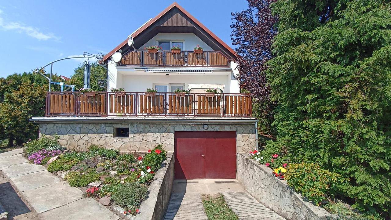 Ottó Nyaraló in Revfülöp, Balaton Region