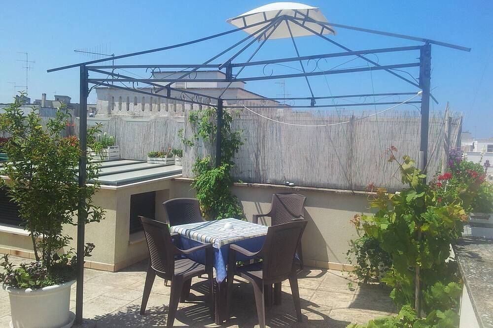 Apartamento entero, Apartment with private terrace in Monopoli with 3 bedrooms in Monopoli, Region de Bari