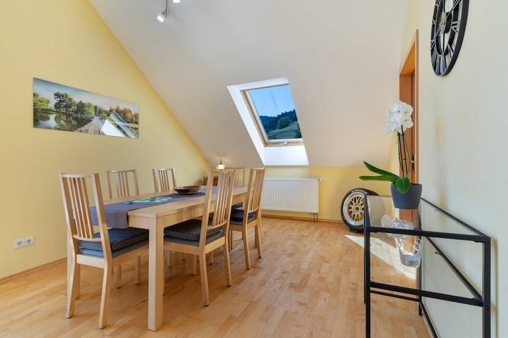 Entire apartment, Apartment 'Haus Schlössleblick' with Mountain View, Balcony and Wi-Fi in Oberwolfach, Kinzig Valley