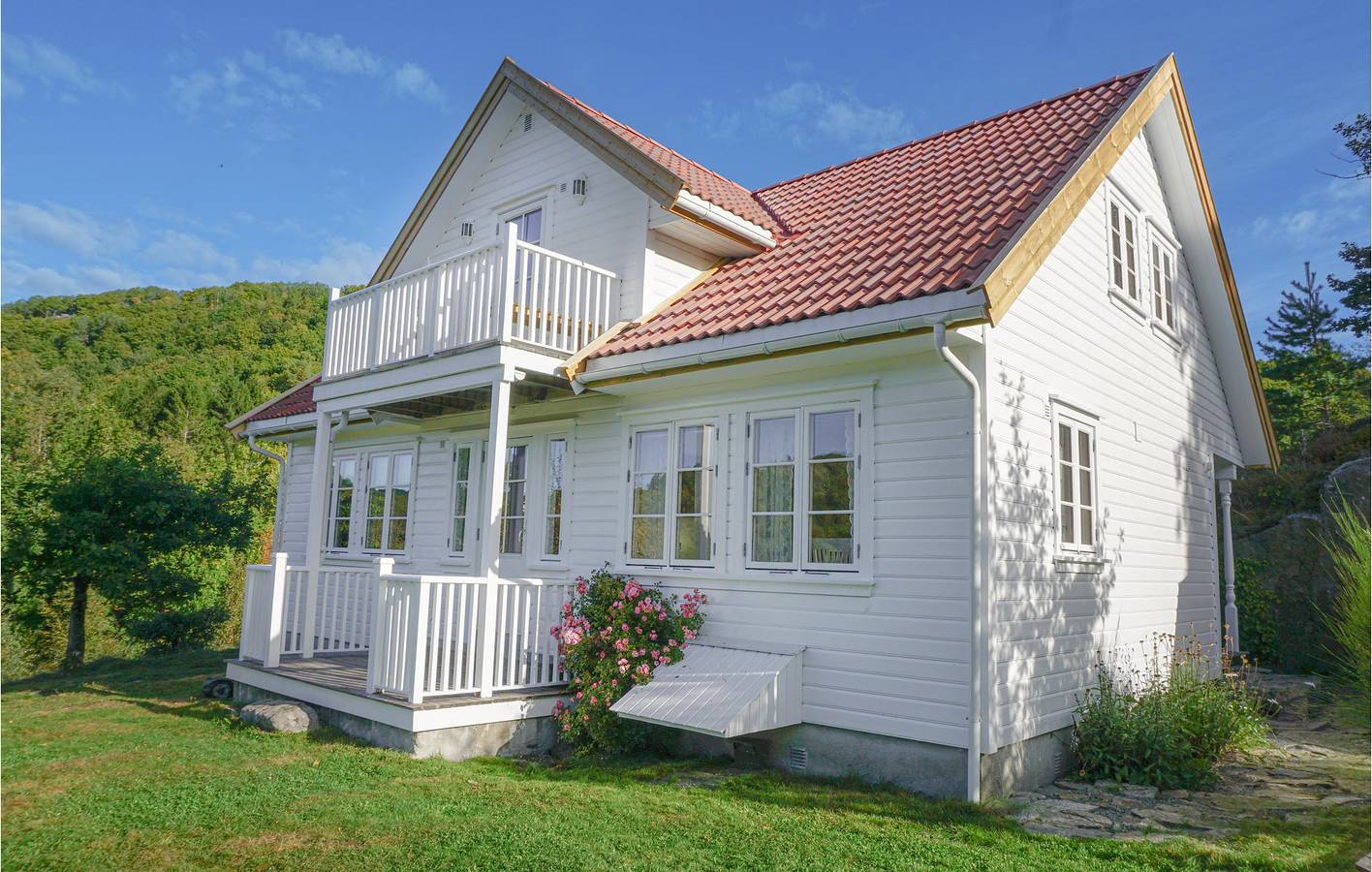 Ferienhaus für 8 Personen mit Garten in Farsund